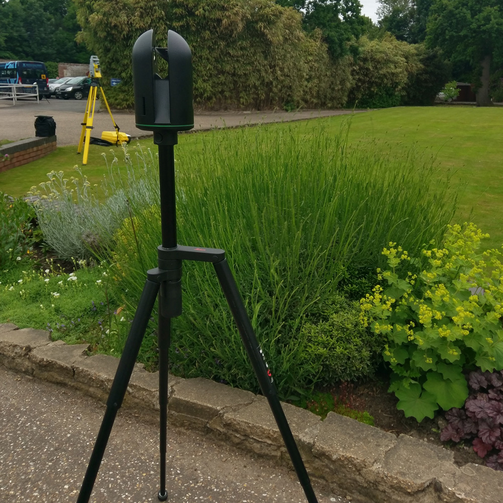 Pegging out a boundary with robotic total station